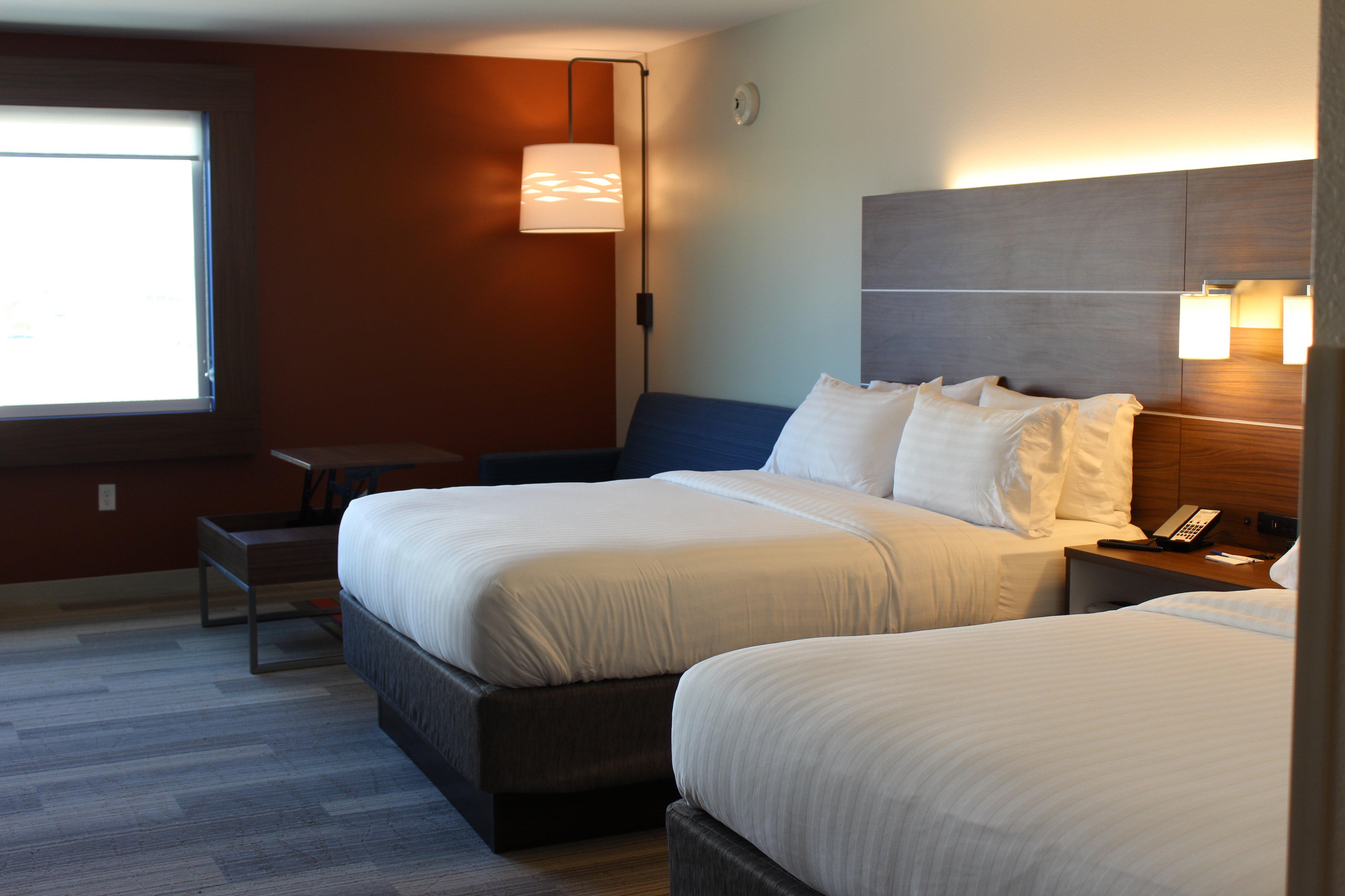 Holiday Inn Express & Suites Omaha - Millard Area, An Ihg Hotel Exterior photo